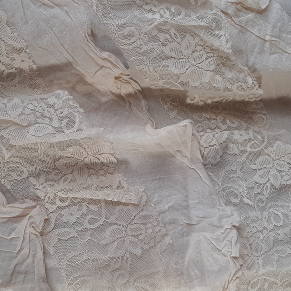 Creme racer back tank with lace ruffles - Picture 4 of 6